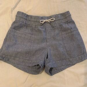Athleta Cabo 4” Linen Shorts Chambray size 6